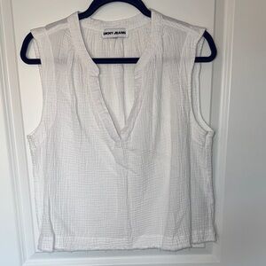 DKNY White Textured Sleeveless Blouse